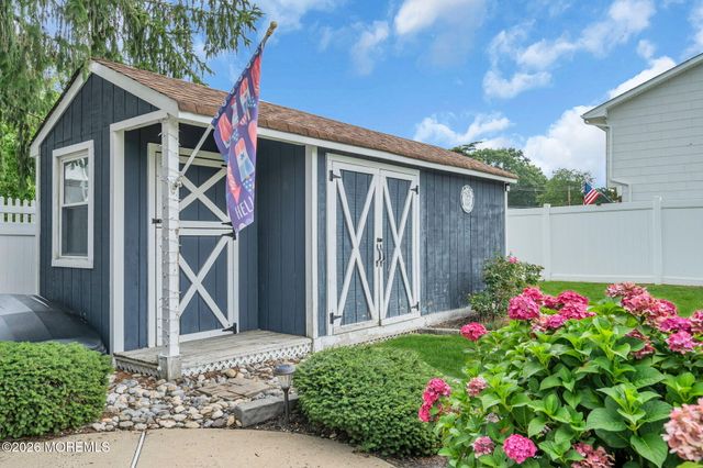1 Meadowbrook Drive, Howell, NJ 07731