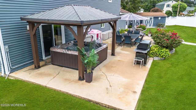 1 Meadowbrook Drive, Howell, NJ 07731