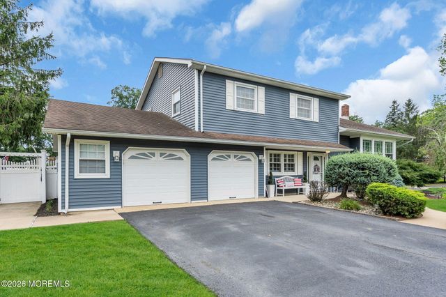 1 Meadowbrook Drive, Howell, NJ 07731