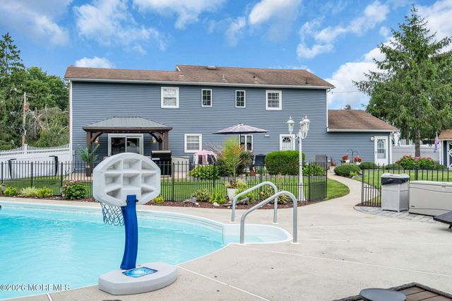 1 Meadowbrook Drive, Howell, NJ 07731