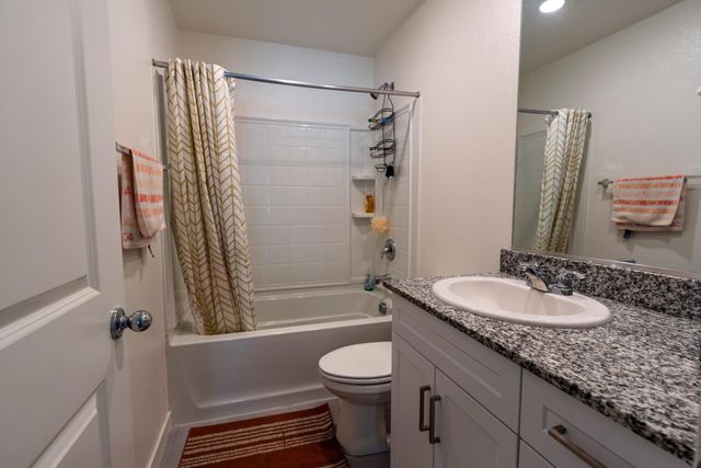 7705 Forestdale Way, Elk Grove, CA 95758