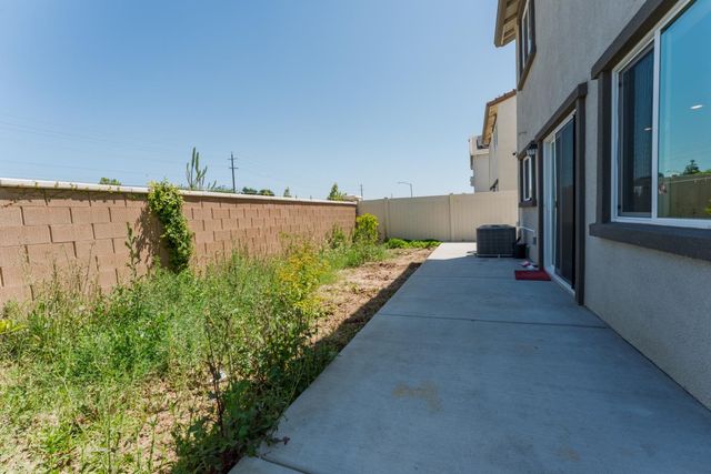 7705 Forestdale Way, Elk Grove, CA 95758