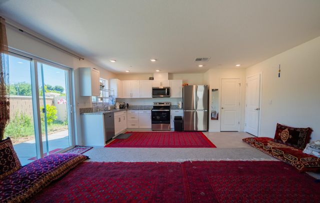 7705 Forestdale Way, Elk Grove, CA 95758