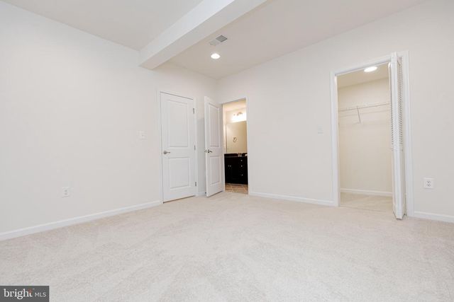 8835 CHRISANTHE CT, Fairfax Station, VA 22039