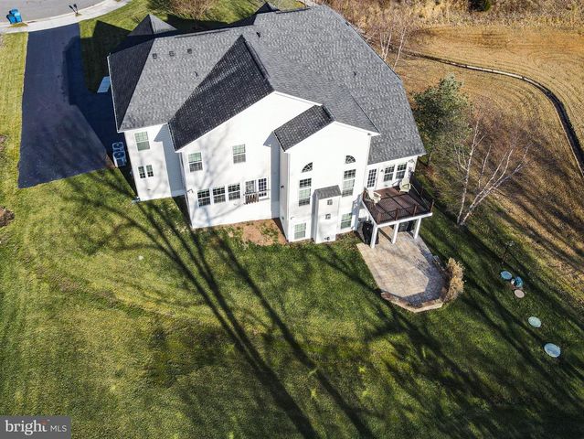 8835 CHRISANTHE CT, Fairfax Station, VA 22039