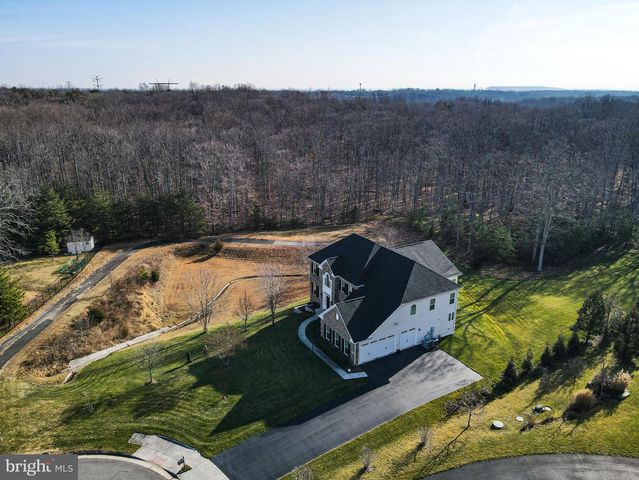 8835 CHRISANTHE CT, Fairfax Station, VA 22039