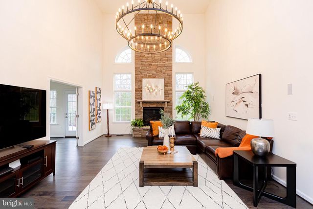 8835 CHRISANTHE CT, Fairfax Station, VA 22039