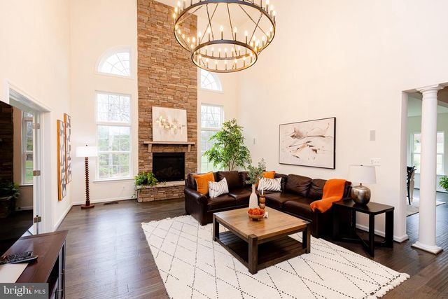 8835 CHRISANTHE CT, Fairfax Station, VA 22039