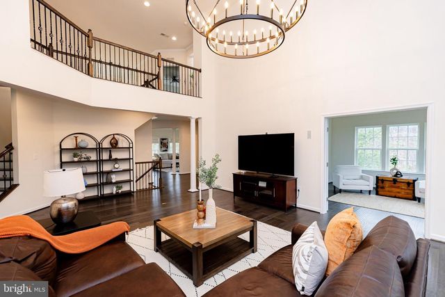 8835 CHRISANTHE CT, Fairfax Station, VA 22039