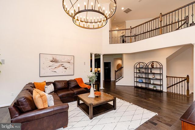 8835 CHRISANTHE CT, Fairfax Station, VA 22039