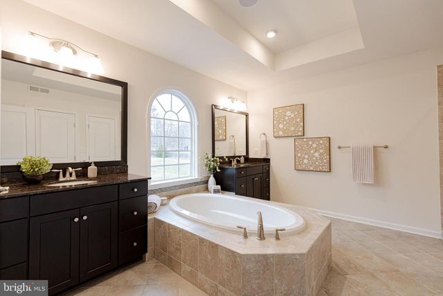 8835 CHRISANTHE CT, Fairfax Station, VA 22039