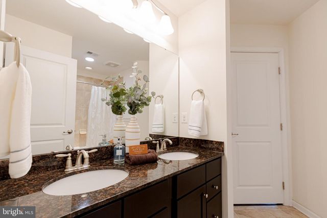 8835 CHRISANTHE CT, Fairfax Station, VA 22039