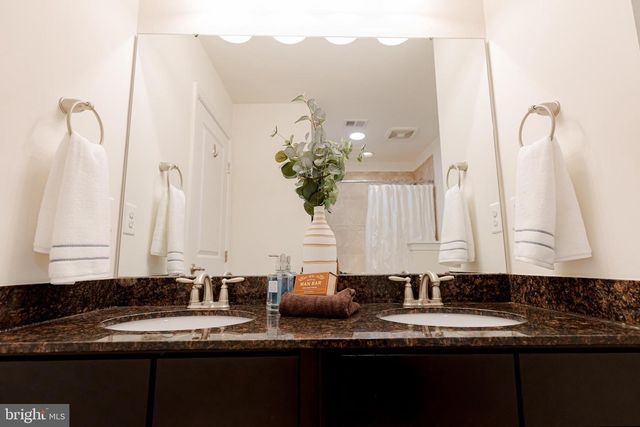 8835 CHRISANTHE CT, Fairfax Station, VA 22039