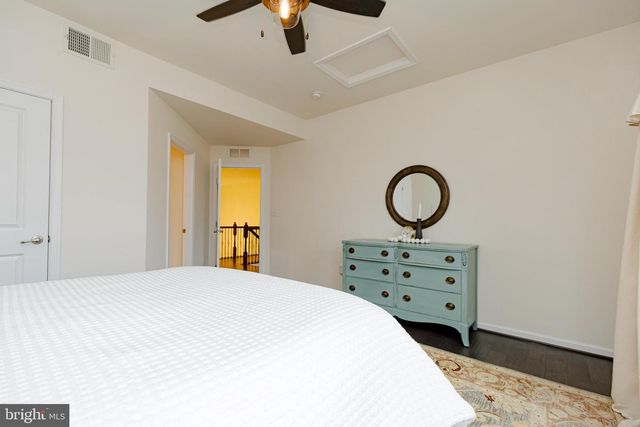 8835 CHRISANTHE CT, Fairfax Station, VA 22039