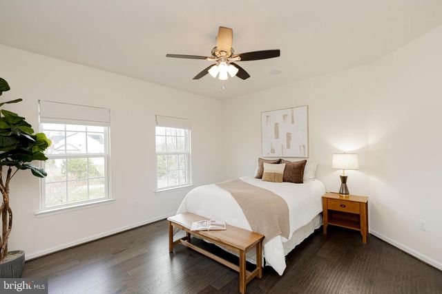 8835 CHRISANTHE CT, Fairfax Station, VA 22039