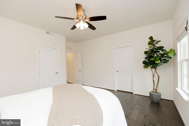 8835 CHRISANTHE CT, Fairfax Station, VA 22039