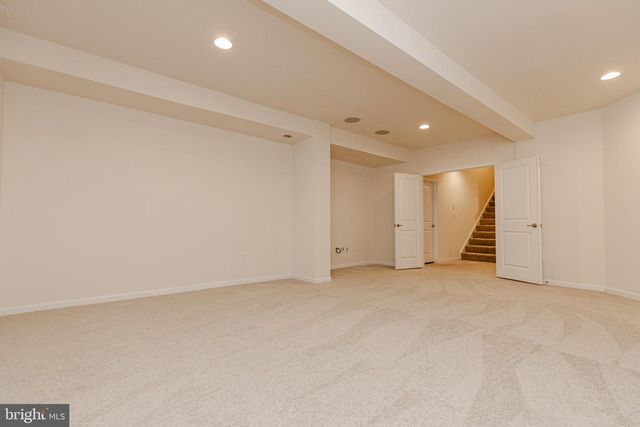 8835 CHRISANTHE CT, Fairfax Station, VA 22039