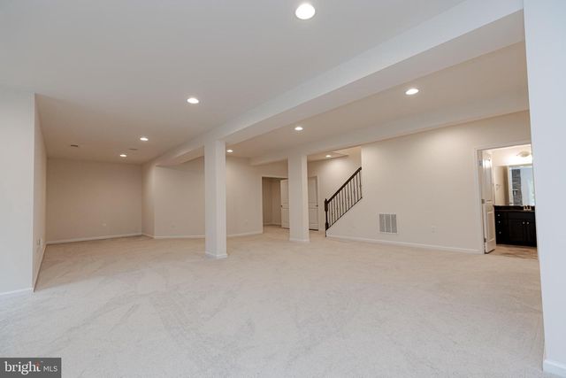 8835 CHRISANTHE CT, Fairfax Station, VA 22039