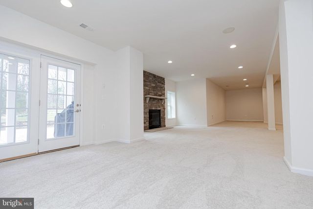 8835 CHRISANTHE CT, Fairfax Station, VA 22039