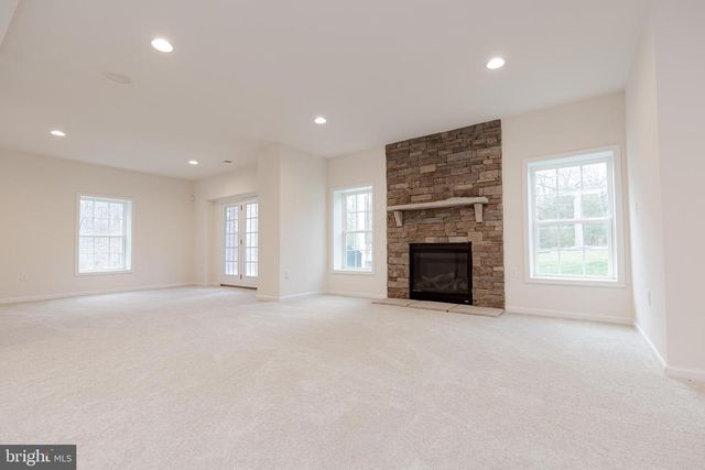 8835 CHRISANTHE CT, Fairfax Station, VA 22039