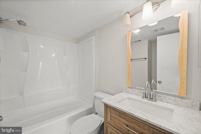 11-B QUEEN ELIZABETH CT, Chester, MD 21619