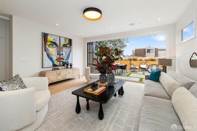 561 Duncan Street, San Francisco, CA 94131