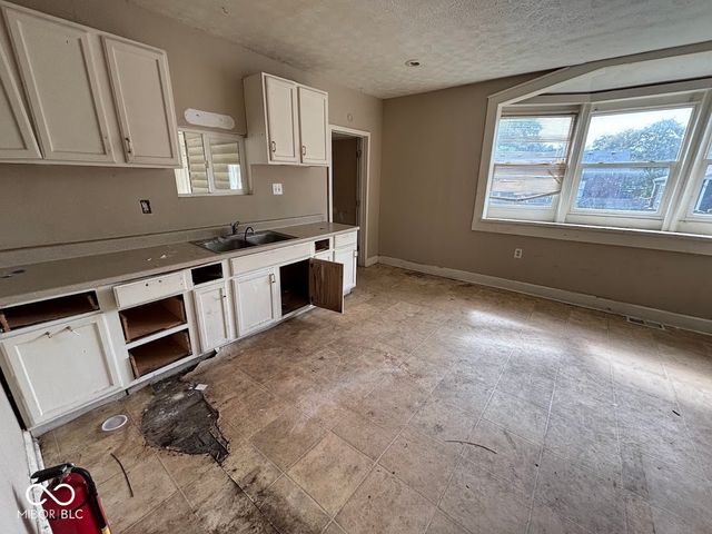 1521 N Temple Avenue, Indianapolis, IN 46201