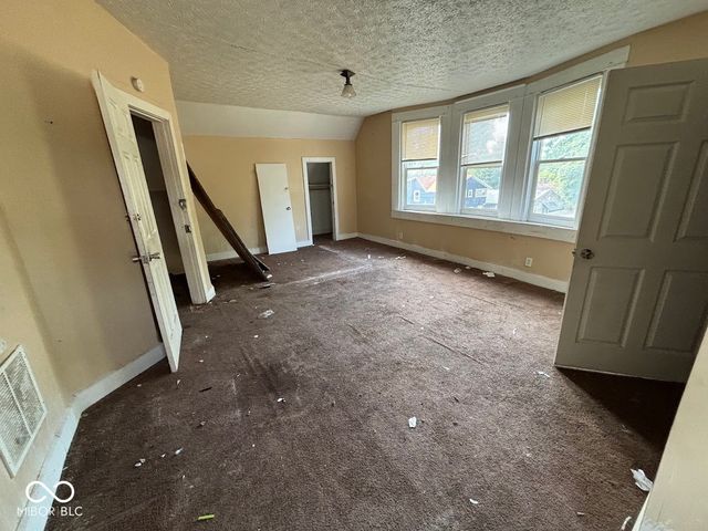 1521 N Temple Avenue, Indianapolis, IN 46201