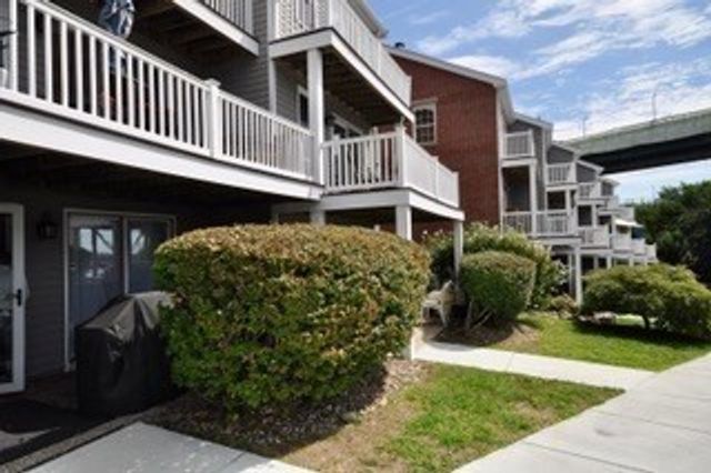 13 Boatswains Way 13, Chelsea, MA 02150