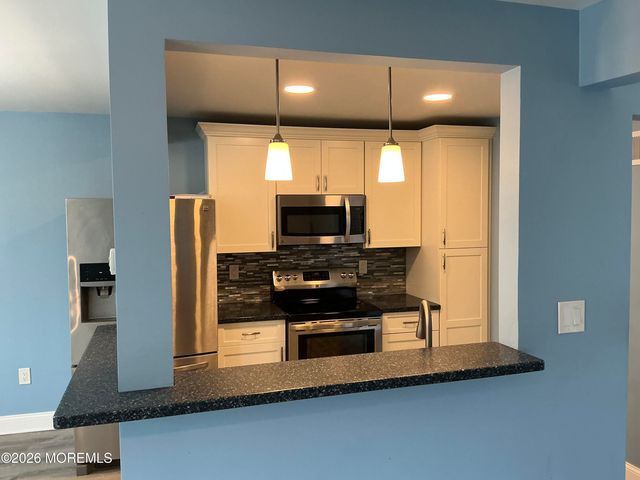 3 Peacock Place, Howell, NJ 07731