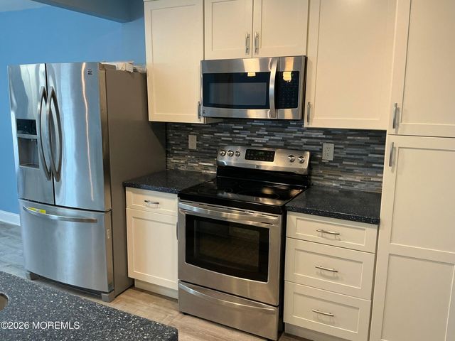 3 Peacock Place, Howell, NJ 07731