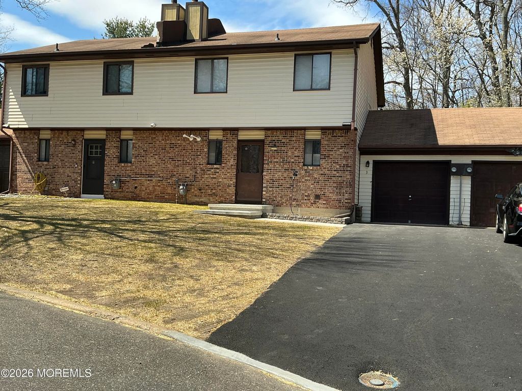 3 Peacock Place, Howell, NJ 07731