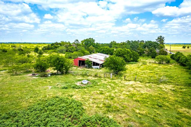 444 Lcr 106 Road, Mount Calm, TX 76673