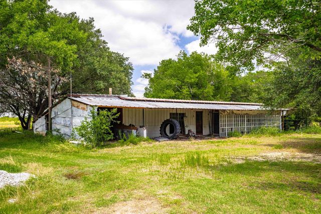 444 Lcr 106 Road, Mount Calm, TX 76673