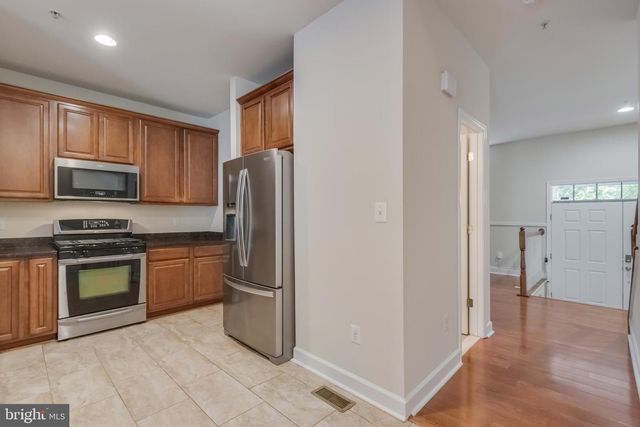 8005 HOMEFIELD DR, Landover, MD 20785
