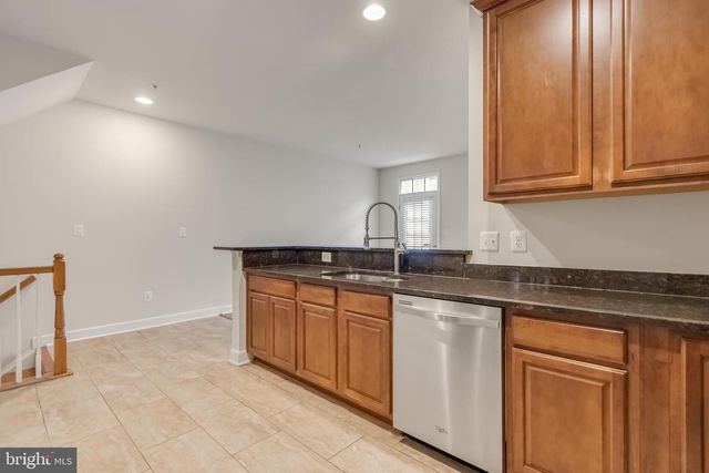 8005 HOMEFIELD DR, Landover, MD 20785