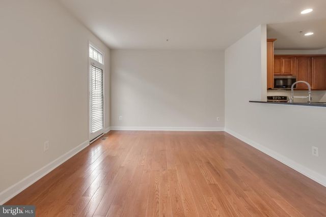 8005 HOMEFIELD DR, Landover, MD 20785