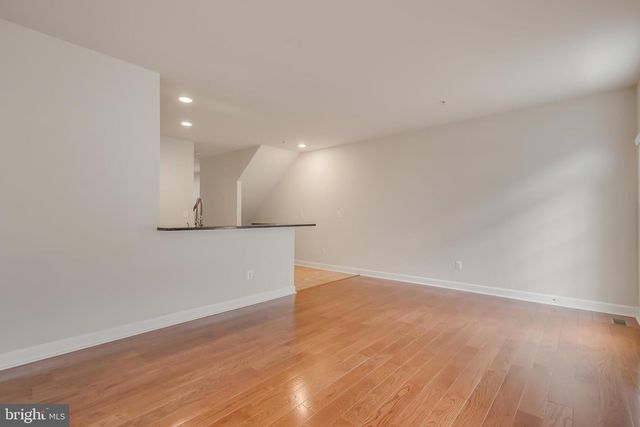 8005 HOMEFIELD DR, Landover, MD 20785