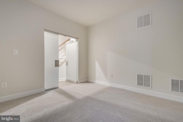 8005 HOMEFIELD DR, Landover, MD 20785