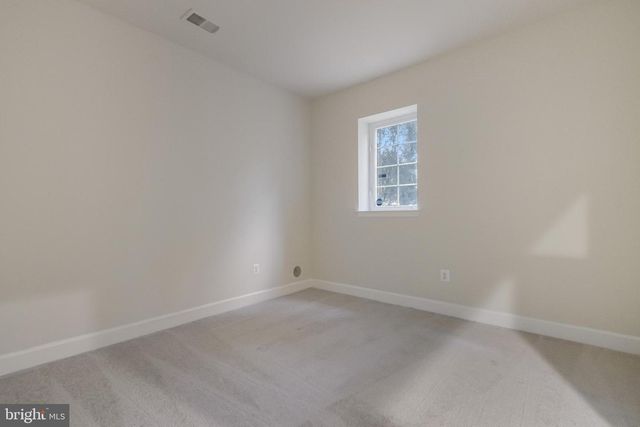 8005 HOMEFIELD DR, Landover, MD 20785