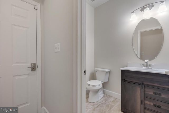 8005 HOMEFIELD DR, Landover, MD 20785