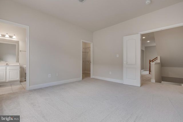 8005 HOMEFIELD DR, Landover, MD 20785