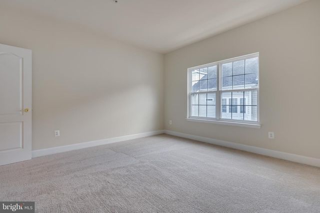 8005 HOMEFIELD DR, Landover, MD 20785