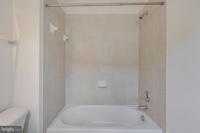 8005 HOMEFIELD DR, Landover, MD 20785