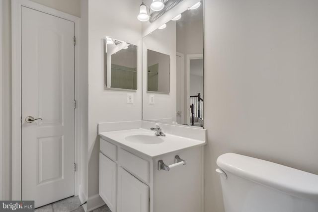 8005 HOMEFIELD DR, Landover, MD 20785