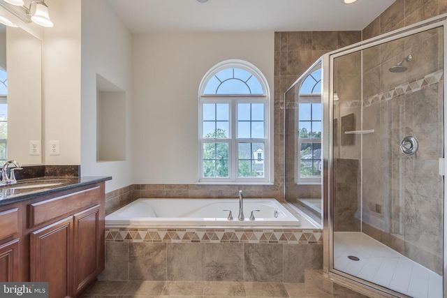 8005 HOMEFIELD DR, Landover, MD 20785