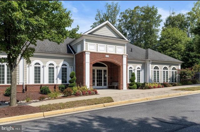 8005 HOMEFIELD DR, Landover, MD 20785