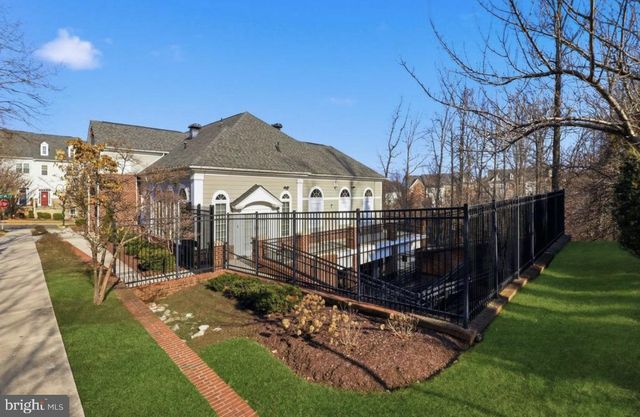 8005 HOMEFIELD DR, Landover, MD 20785