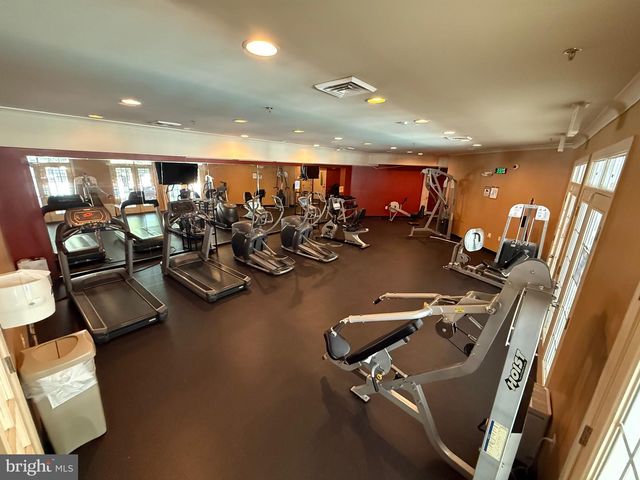 8005 HOMEFIELD DR, Landover, MD 20785