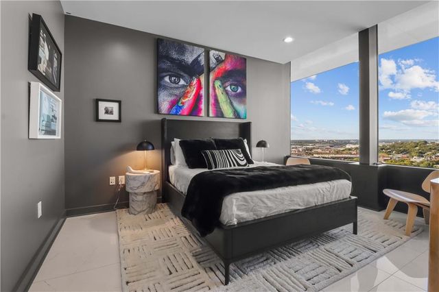 700 W 31st Street 702, Kansas City, MO 64108